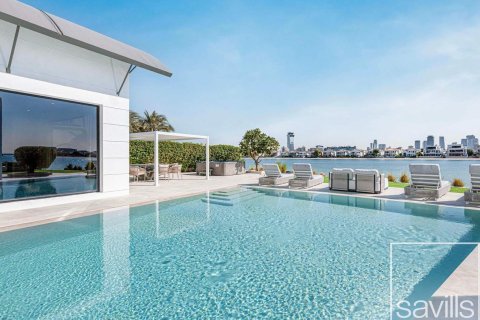 Villa en Palm Jumeirah, Dubai, EAU 7 dormitorios, 1246.39 m² № 747491