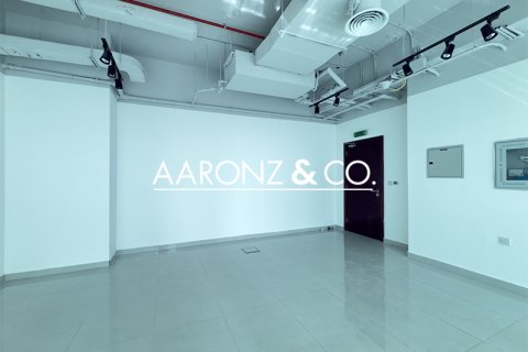 Oficina en alquiler en Business Bay, Dubai, EAU 47.2 m2 № 670679 - foto 4