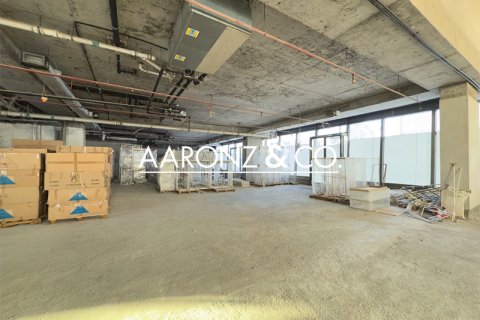 Tienda en alquiler en Bur Dubai, Dubai, EAU 560.9 m2 № 670677 - foto 10