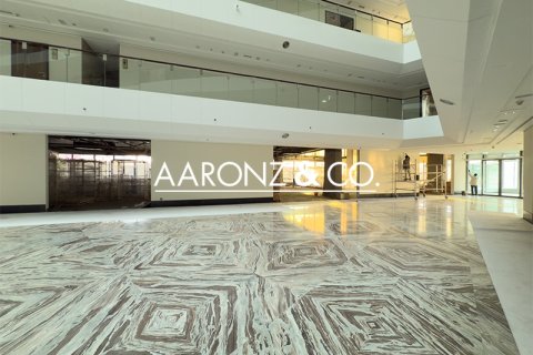 Tienda en alquiler en Bur Dubai, Dubai, EAU 560.9 m2 № 670677 - foto 5