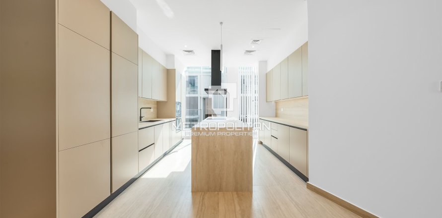 Villa itt: Al Barari, Dubai, EAE, 4 hálószoba, 180 m², azonosító: 664424