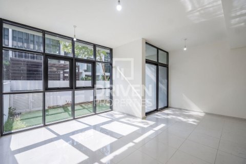Townhouse in Dubai, UAE 3 bedrooms, 151.8 sq.m. № 767784 - photo 3
