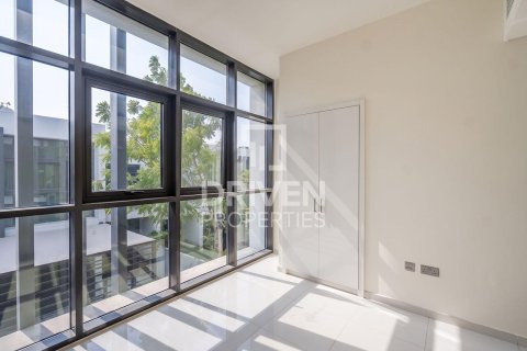 Townhouse in Dubai, UAE 3 bedrooms, 151.8 sq.m. № 767784 - photo 8