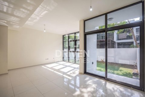 Townhouse in Dubai, UAE 3 bedrooms, 151.8 sq.m. № 767784 - photo 2