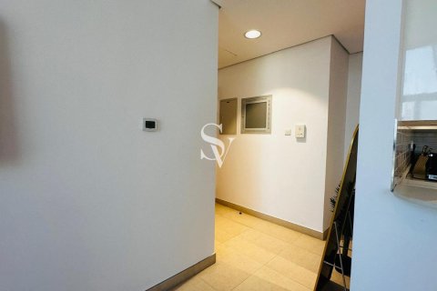 Apartmen di Al Jaddaf, Dubai, UAE 2 bilik tidur, 112 meter persegi № 718823 - foto 17