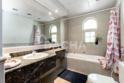 Villa til salg i Jumeirah Islands, Dubai, UAE 4 soveværelser, 488 kvm № 706529 - foto 9