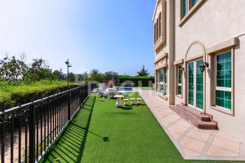 Villa til salg i Jumeirah Islands, Dubai, UAE 4 soveværelser, 488 kvm № 706529 - foto 25