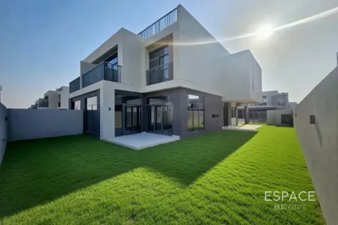 خانه شهری در Dubai South (Dubai World Central)، Dubai ، امارات متحده عربی 4 خوابه ، 306 متر مربع.  شماره 737821