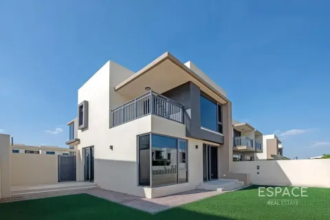Villa à Dubai Hills Estate, Dubai, EAU: 4 chambres, 229 m2 № 737823