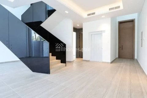 Vila v Dubai, SAE 4 spálne, 180 m2 č. 703472 - Fotografia 3