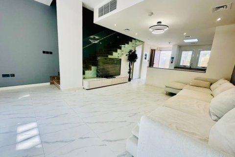Villa à Rukan, Dubai, EAU: 2 chambres, 159 m2 № 703473