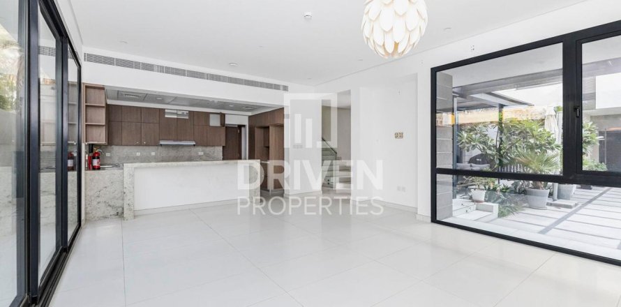 Вилла в Al Badaa, Дубай, ОАЭ 2 спальни, 163м2 № 654831