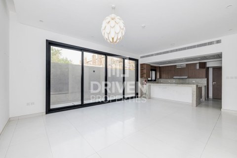 Снять в аренду виллу в Al Badaa, Дубай, ОАЭ 2 спальни, 163м2, № 654831 - фото 2