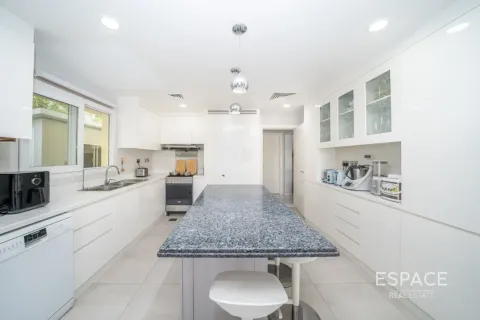 Villa in affitto a Meadows, Dubai, EAU 5 camere da letto, 369 mq. № 738282 - foto 8