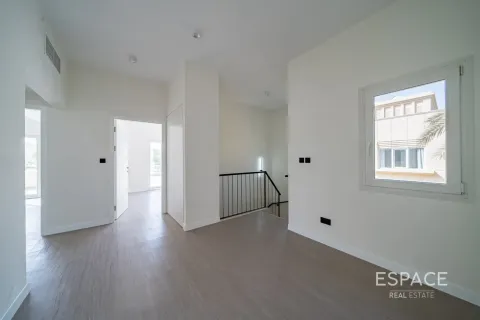 Vila u Meadows, Dubai, UAE 4 spavaćih soba, 320 m2 Br. 738281 - fotografija 12