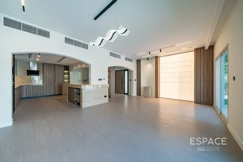 Vila u Meadows, Dubai, UAE 4 spavaćih soba, 320 m2 Br. 738281 - fotografija 5