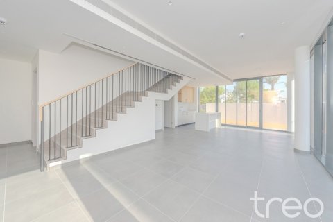 Зняти в оренду таунхаус в Arabian Ranches 3, Дубай, ОАЕ 4 спальні, 390.1м2, № 733588 - фото 2