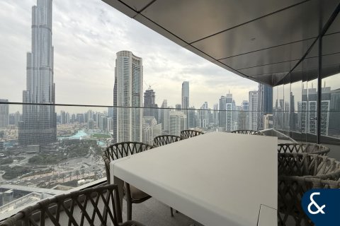 Снять в аренду квартиру в Даунтаун Дубай (Даунтаун Бурдж Дубай), ОАЭ 3 спальни, 226м2, № 698265 - фото 1