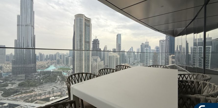 Квартира в Даунтаун Дубай (Даунтаун Бурдж Дубай), ОАЭ 3 спальни, 226м2 № 698265