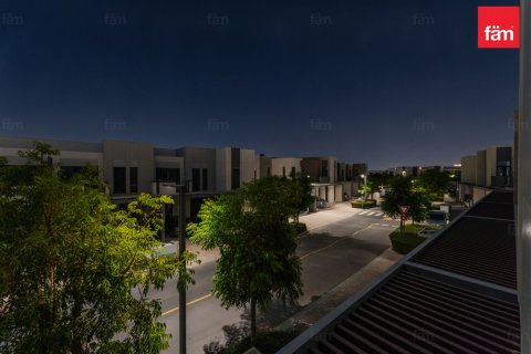 Dubai, UAE의 임대용 빌라 침실 4개, 224.9제곱미터 번호 714391 - 사진 25