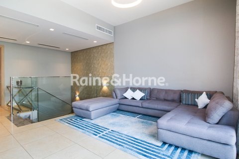 Villa in Dubai, UAE 4 bedrooms, 313.2 sq.m. № 707596 - photo 8