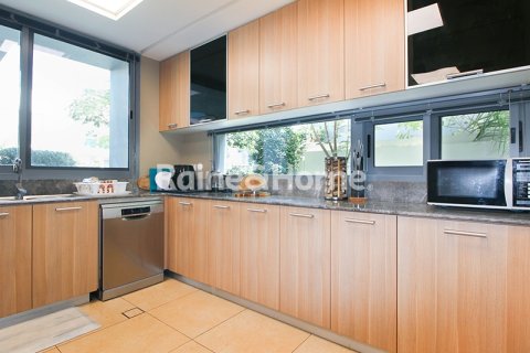 Villa in Dubai, UAE 4 bedrooms, 313.2 sq.m. № 707596 - photo 7