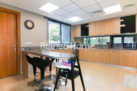 Villa in Dubai, UAE 4 bedrooms, 313.2 sq.m. № 707596 - photo 5
