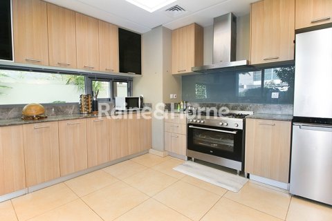 Villa in Dubai, UAE 4 bedrooms, 313.2 sq.m. № 707596 - photo 6