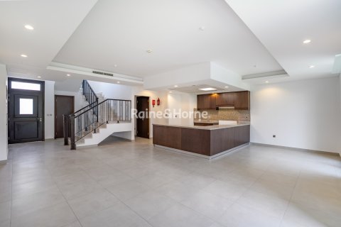Rijtjeshuis te huur in Motor City, Dubai, VAE 3 slaapkamers, 239.9 vr.m., nr 707605 - foto 3