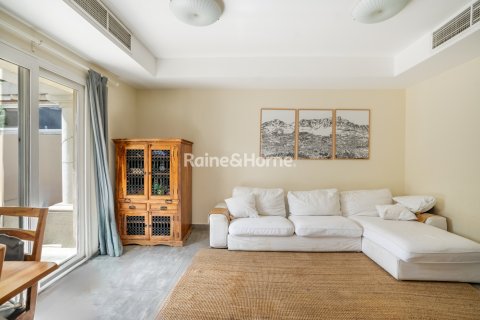 Villa in The Springs, Dubai, UAE 2 bedrooms, 207.1 sq.m. № 707608 - photo 2