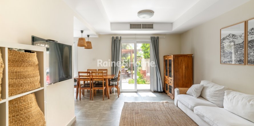 Villa in The Springs, Dubai, UAE 2 bedrooms, 207.1 sq.m. № 707608