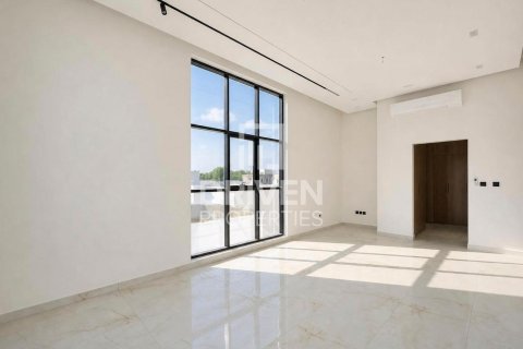 Villa sa Al Aweer, Dubai, UAE 5 silid-tulugan, 759.02 sq.m. № 768369 - larawan 17