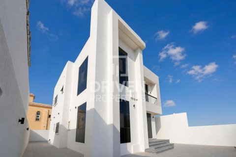 Villa sa Al Aweer, Dubai, UAE 5 silid-tulugan, 759.02 sq.m. № 768369 - larawan 27