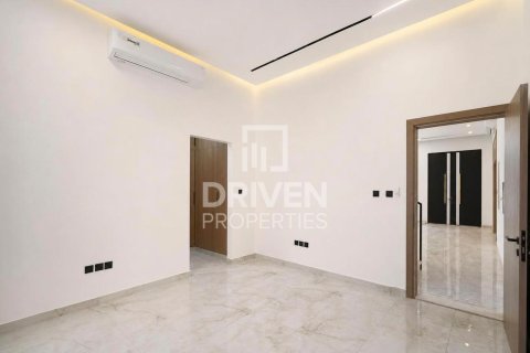 Villa sa Al Aweer, Dubai, UAE 5 silid-tulugan, 759.02 sq.m. № 768369 - larawan 8