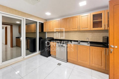 Apartmen di Jumeirah Lake Towers, Dubai, UAE 2 bilik tidur, 183.76 meter persegi № 765317 - foto 17