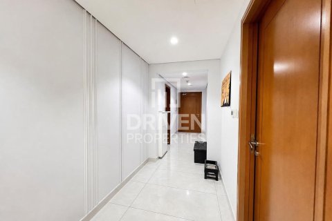 Apartmen di Jumeirah Lake Towers, Dubai, UAE 2 bilik tidur, 183.76 meter persegi № 765317 - foto 19