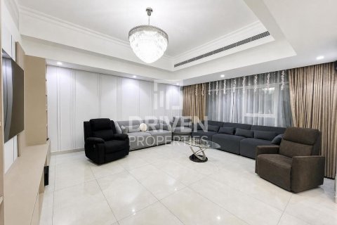 Apartmen di Jumeirah Lake Towers, Dubai, UAE 2 bilik tidur, 183.76 meter persegi № 765317 - foto 13