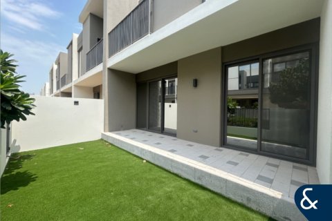 Villa in Tilal Al Ghaf, Dubai, UAE 3 bedrooms, 203 sq.m. № 666328 - photo 1