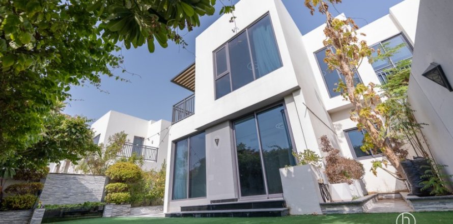 Villa en Dubai Hills Estate, Dubai, EAU 4 dormitorios, 200 m² № 697382