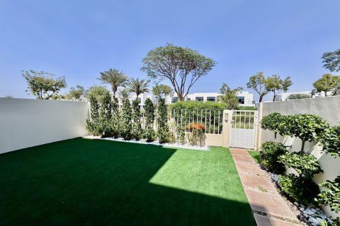 Villa itt: Dubai Hills Estate, EAE, 3 hálószoba, 195 m², azonosító: 697379
