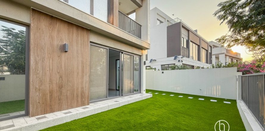 Vilă în Tilal Al Ghaf, Dubai, EAU 4 dormitoare, 245 mp.  №697390