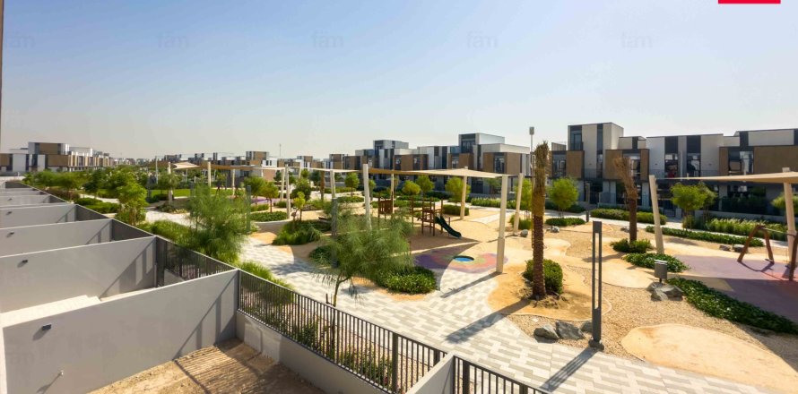 خانه شهری در Dubai ، امارات متحده عربی 3 خوابه ، 177.1 متر مربع. شماره 640376