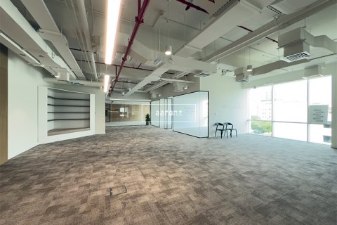 Oficiu de închiriat în Sheikh Zayed Road, Dubai, EAU 352.7 mp.  №640228 - poză 1