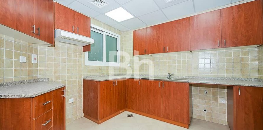 Huoneisto Jumeirah Lake Towers, Dubai, Arabiemiraatit 3 makuuhuonetta, 106 m2 № 643229