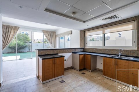 Jumeirah Park, Dubai, संयुक्त अरब अमीरात में विला, 4 बेडरूम, 510 वर्ग मीटर, संख्या 635478 - फ़ोटो 6