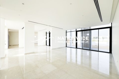 Villa til salg i Abu Dhabi, UAE 5 soveværelser, 646 kvm № 659645 - foto 3