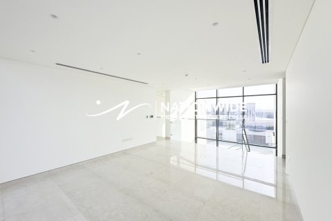 Villa til salg i Abu Dhabi, UAE 5 soveværelser, 646 kvm № 659645 - foto 16
