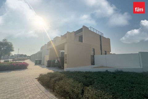 Villa in Dubai, UAE 4 bedrooms, 372.8 sq.m. № 641514 - photo 3