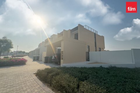 Вилла Дубай, БАӘ-да 4 жатын бөлмелер, 372.8 м² № 641514 - фото 3