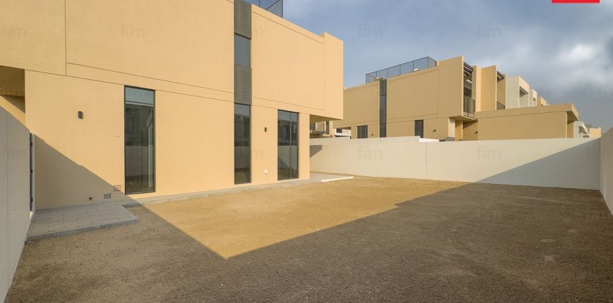Villa in Dubai, UAE 4 bedrooms, 372.8 sq.m. № 641514